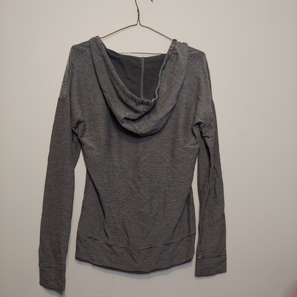 Black and white striped long sleeve shirt - Picture 2 of 2